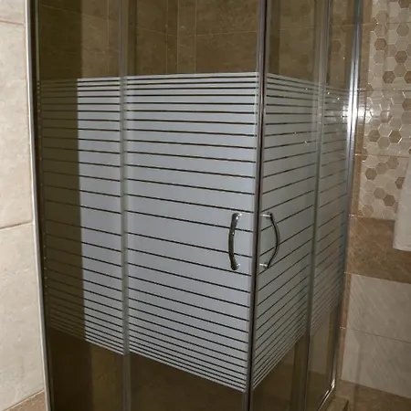 Petros House 아파트 *