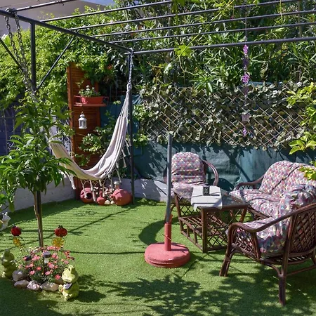 Petros House 니키티