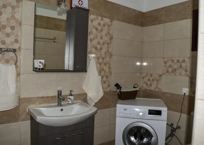 Apartment Petros House *